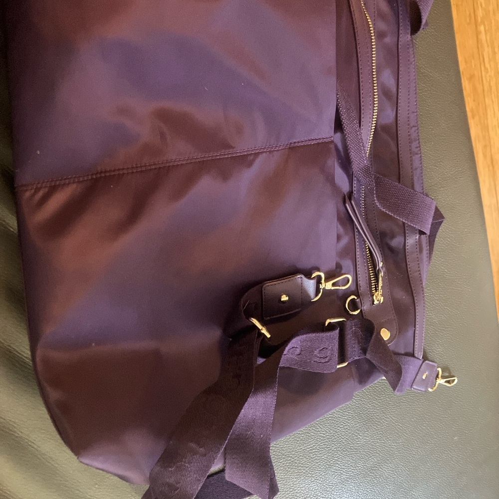 purple tote with or without strap zipper nice size